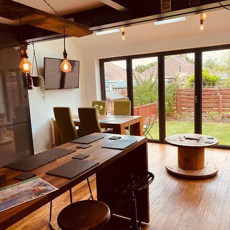 Lovely Semi-Beach 2X Pubs -5 Min Walk-Pets Welcome-Parking-Garden 스칼비 외부 사진